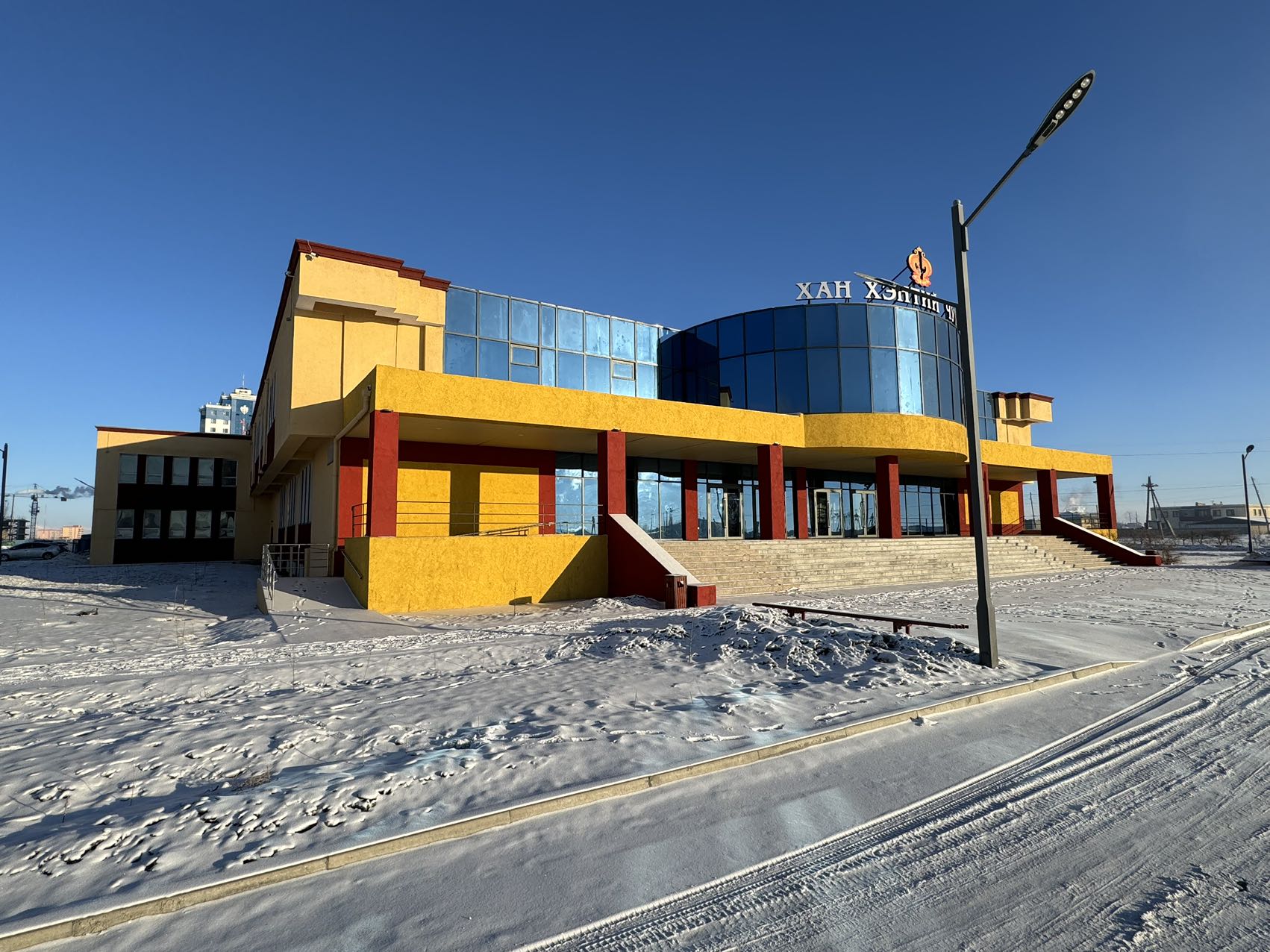 蒙古國(guó)-肯特會(huì)議中心劇院——舞臺(tái)機(jī)械、燈光、音響、LED屏